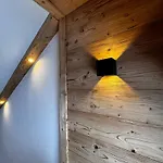 Mbz Birg 1414 Apartament